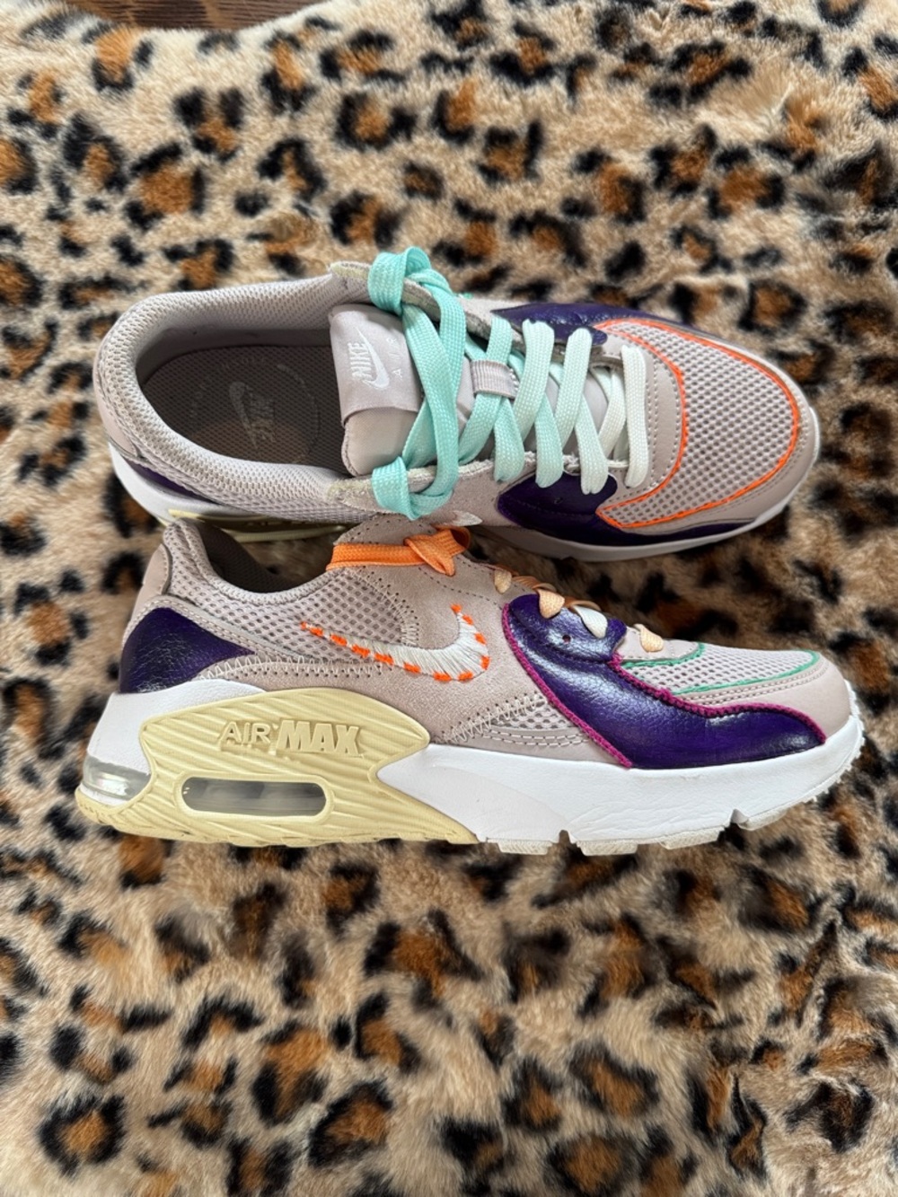 Custom Nike AirMax - Picture 2 of 5